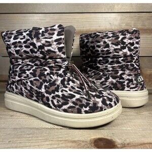 NEW Women’s 7 - Hey Dude Margot Eco Leopard Nut Lightshell Water Resistant Boots